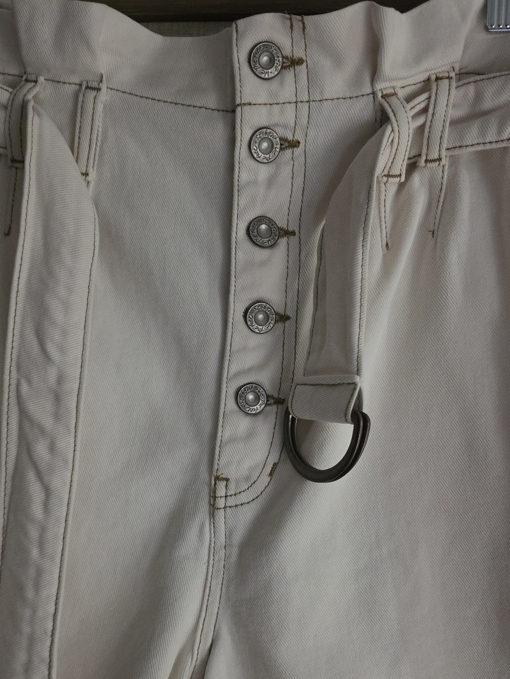 🌸CINDY UTILITY DENIM SHORTS, BY,"FREE PEOPLE"🌸 - Picture 6 of 16